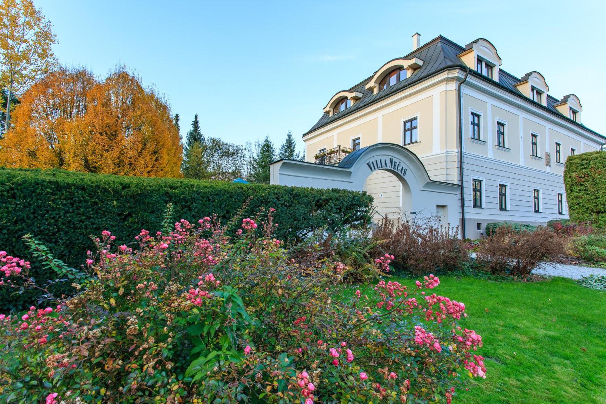 Hotel Villa Necas Žilina Exterior foto